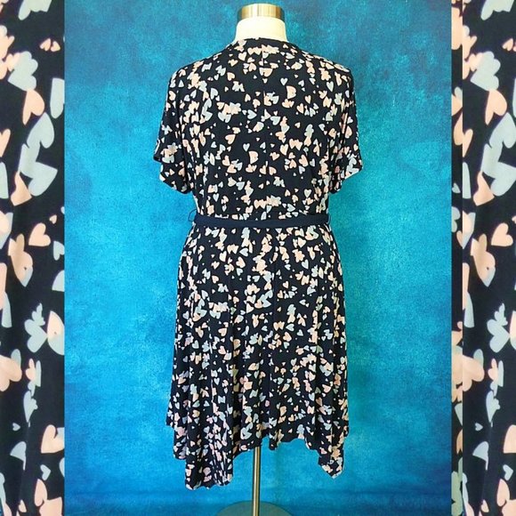 NWT Torrid Shark Bite Blue Pink Heart Dress Size 3 (22-24) - Picture 5 of 10